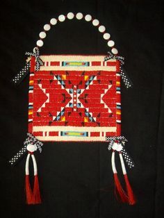 Cree Beadwork, Powwow Beadwork, Powwow Regalia, Quill Work, Native Artwork, Medicine Bags, Native American Clothing, Beadwork Ideas, Beadwork Designs