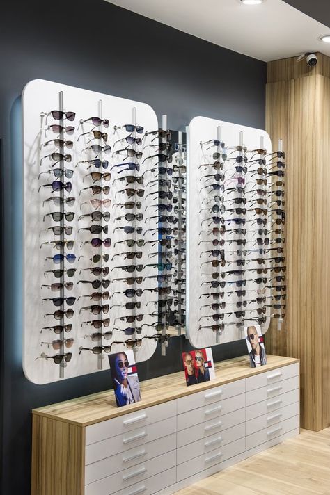 Optical Interior Design, Apple Store Interior, Retail Wall Displays, Eyewear Shop Design, Gift Shop Displays, Shop Counter Design, Eyewear Store Design, Jewelry Store Interior, Shoe Store Design