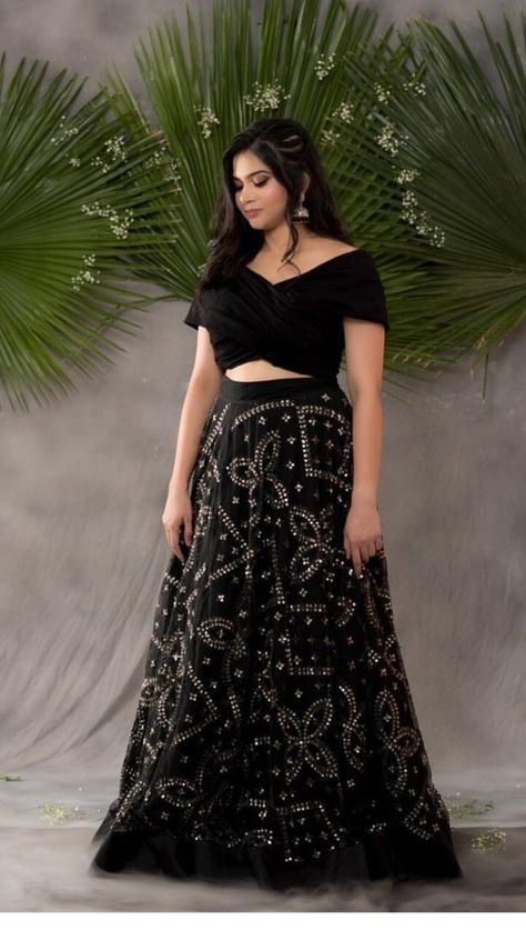 Skirt And Blouse Designs Latest, Skirt Top Indian Outfit Wedding, Western Dresses For Birthday, Skirt And Crop Top Indian Weddings, Black Crop Top Lehenga, Latest Crop Top Designs For Lehenga, Lehenga Blouse Designs Latest, Skirt And Crop Top Indian, Skirt And Top Indian