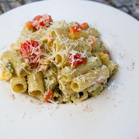 Pesto and Veggie Tortiglioni - So Delicious Tortiglioni Recipes Pasta, Pasta Soup, Recipes Pasta, Vegetarian Cheese, So Delicious, Cherry Tomatoes, Pasta Dishes, Casseroles, Pasta Recipes