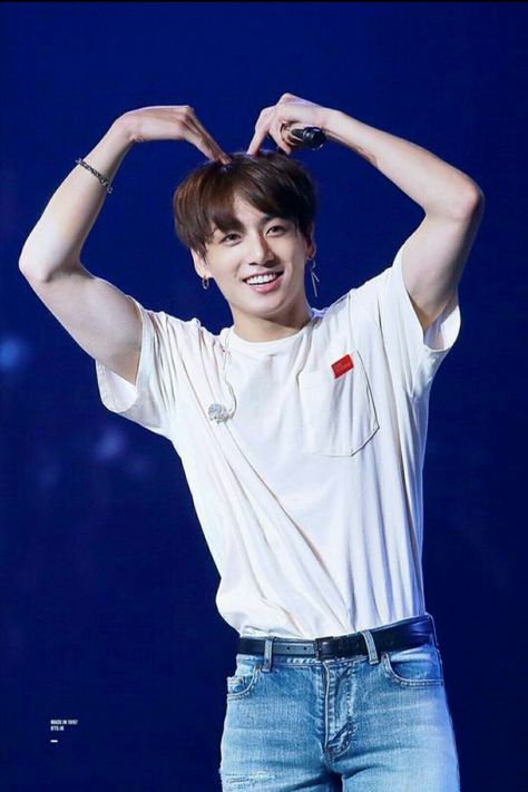 When he want to look cute making a heart like that but he can't be cute bEcAuSe Of HiS mUsCuLoUs ArMs! 😲😜😜😍😍😍😍😆 #Jungkook Bts V Fanart, Jungkook Oppa, 1 September, K Drama, Bts Lockscreen, Fan Fiction, Bts Members, Jungkook Cute, Jung Kook