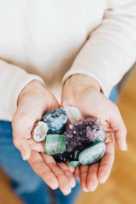 Peaceful Mind, Best Meditation, Amethyst Healing, Beauty Products Photography, Crystal Therapy, Blue Calcite, Meditation Stones, Crystal Meanings, Rose Quartz Crystal