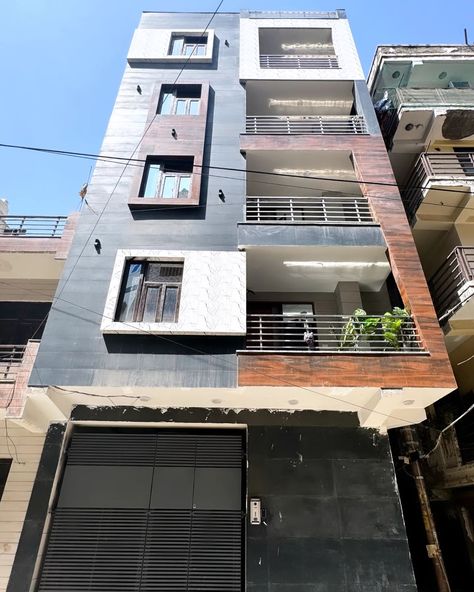 💯🏠 100 Gaj Jad se Makan 4 मंजिल बना ❤️ with Lift & Car Parking near metro 📞7291017875, 9213760766 #100 #independenthouse #homeloans #viralpost #sale #hanuman #today #postoftheday #trendingpost #houseinterior #luxury #mylove Fully Furnished House, Furnished House, 5 Marla House Plan Dha Lahore, Independent House, Luxurious Room, Real Estate Company, Home Loans, Real Estate Companies, Car Parking