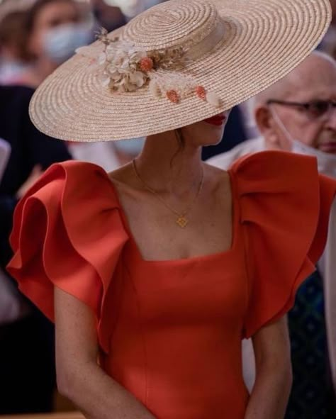 Wedding Hats For Guests, Derby Attire, Stylish Womens Hats, Race Outfit, Derby Outfits, Elegant Hats, Woman Suit Fashion, Fancy Hats, Instagram C