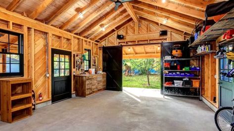 Garage Boden, Garage Renovation, Garage Bedroom, Cool Garages, Small Garage, Barn Garage, Garage Remodel, Mechanic Garage, Garage Shed