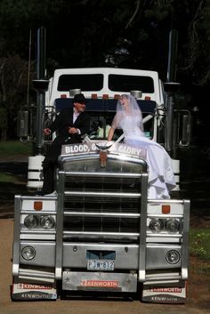 Truck Driver Wedding Ideas, Trucker Wedding Ideas, Trucker Wedding, Usa Truck, Truck Wedding, Western Weddings, Truckers Wife, Engagement Picture Outfits, Country Style Wedding