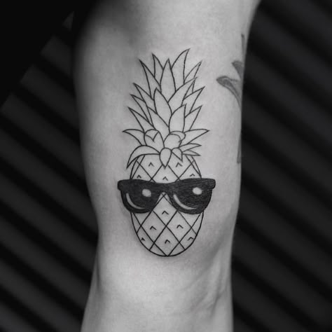 Pineapple Tattoo Meaning, Pinapple Tattoos, Sunglasses Tattoo, Pineapple With Sunglasses, Geometric Owl Tattoo, Geometric Arrow Tattoo, Le Tattoo, Pineapple Tattoo, Sacred Geometry Tattoo