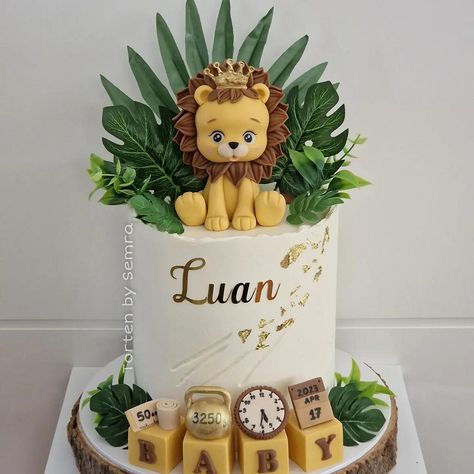 Safari Animals Cake, Lion Birthday Cake, Jungle Theme Cake, Baby 1st Birthday Cake, Jungle Theme Cakes, Jungle Safari Animals, Animals Cake, Animal Birthday Cakes, Lion King Baby Shower