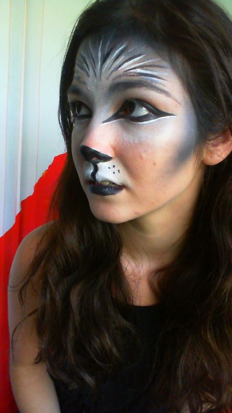 woman wolf makeup | Wolf Painted Face Wolf Face Paint, Werewolf Makeup, Wolf Makeup, Halloween Wolf, Fantasy Make-up, Animal Makeup, Wolf Costume, Theatre Makeup, Wolf Painting