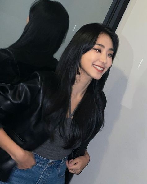 Bora Sistar, Sistar Bora, Yoon Bora, Korean Singer, South Korean Girls, Kpop Girls, Girl Group, Violet, On Instagram