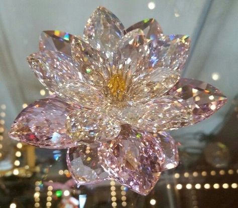 Swarovski Crystal Figurines, Crystal Figurines, Crystal Flower, Hello There, The Ceiling, Ebay Seller, Swarovski Crystal, Pretty Things, Swarovski Crystals