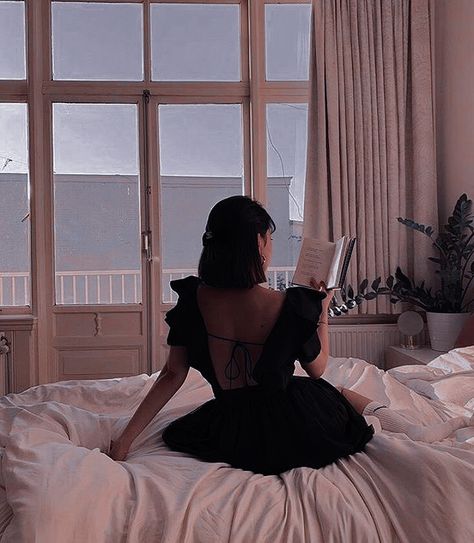 Modern Victorian Aesthetic, Rosé Core, That Girl, Fake Photos, Aesthetic London, Disney Princess Modern, Badass Aesthetic, Boho Life, Modern Disney