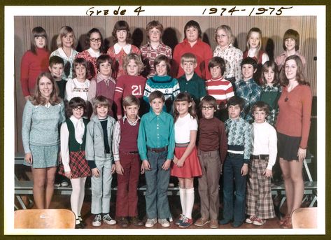 Elementary School Class Photos from 1974 | Fourth grade clas… | Flickr Seer Sucker Suit, Class Photos, School Uniform Fashion, Outfits Baggy, Outfits 70s, Class Pictures, 70s Aesthetic, 2000 Fashion, 70s Outfits