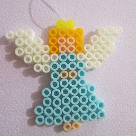 Hama Beads Christmas, Melty Bead Designs, Hama Art, Christmas Perler Beads, Hamma Beads Ideas, Easy Perler Bead Patterns, Melty Bead Patterns, Pearl Beads Pattern, Easy Perler Beads Ideas