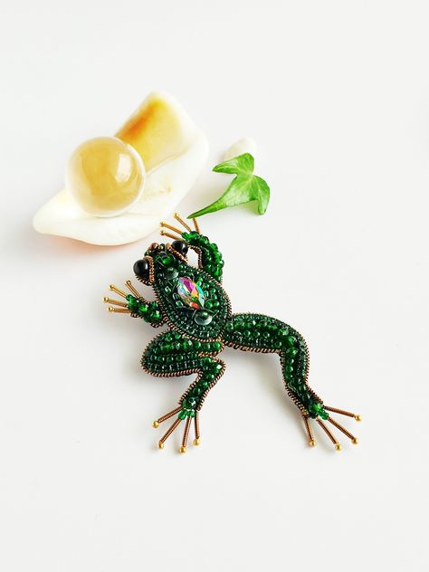 Amazing frog brooch, Beaded boho frog pin, frog jewelry gift for nature lover, handmade summer accessory, cute gift for women, creative pin. by LaimmaSoloJewelry on Etsy Artistic Green Brooch For Gift, Artistic Green Brooches For Gifts, Mythical Accessories, Frog Pin, Frog Brooch, Amazing Frog, Frog Jewelry, Frog Pins, Beaded Insect Brooch