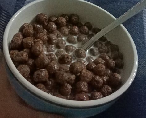 #cocopops #yum #yummy Cereals Aesthetic, Coco Pops, Healthy Food Inspiration, Yummy Foods, Comfort Zone, Food Inspiration, Healthy Food, Food Photography, Cereal