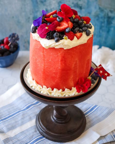 How to Make the Most Adorable Fresh Watermelon Cake with Summer Berries Fresh Watermelon Cake, Watermelon Cake Birthday, Frozen Fruit Recipes, Healthy Summer Treats, Watermelon Cake, Blue Desserts, Fruitcake Recipes, Fresh Watermelon, Watermelon Recipes