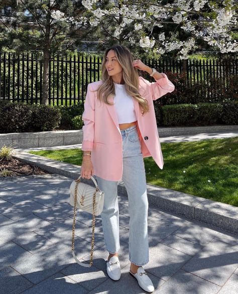 Pink Blazer Outfit Casual, Blazer Inspiration, Freya Killin, Blazer Outfits Casual, Daily Fashion Inspiration, Wearing Color, Casual Chique, Trendy Jackets, Pink Fits