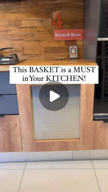 Wicker Kitchen Decor, Wicker Basket In Kitchen, Kitchen Baskets Modular, Wicker Basket Ideas, Wicker Basket Kitchen, Kitchen Wardrobe Design, Veggies And Fruits, Hidden Vegetables, Modular Kitchens