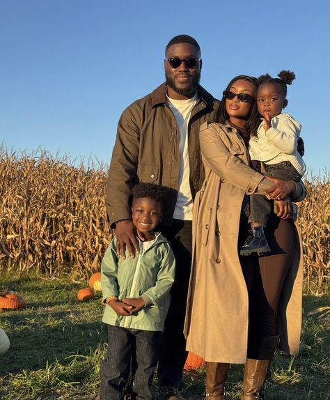 Black Family Photoshoot, Black Motherhood, Vision Board Images, Beautiful Black Babies, Black Family, Happy Black, Photoshoot Idea, Black Love Couples, Black Couples Goals