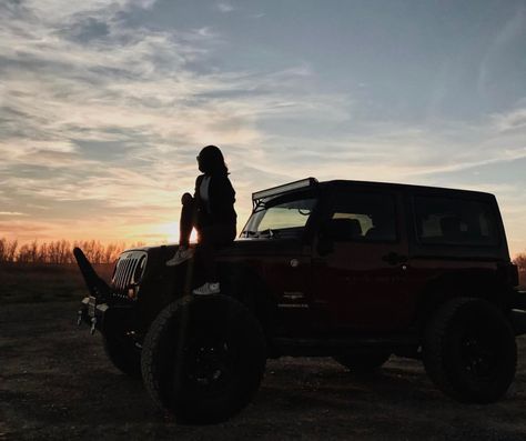 Jeep Photoshoot, Jeep Aesthetic, Sigma Girl, Pre Debut Photoshoot, Jeep Photos, Happy Birthday Best Friend Quotes, Girls Driving, Sunrise Pictures, Black Jeep