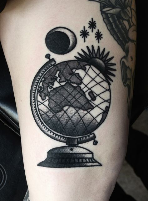 Philip Yarnell, Traditional, World Tattoo World Globe Tattoos, Globe Tattoo, Cross Stitch Tattoo, Circular Tattoo, Tato Tradisional, Globe Tattoos, Cage Tattoos, Tattoo Old School, Circle Tattoos