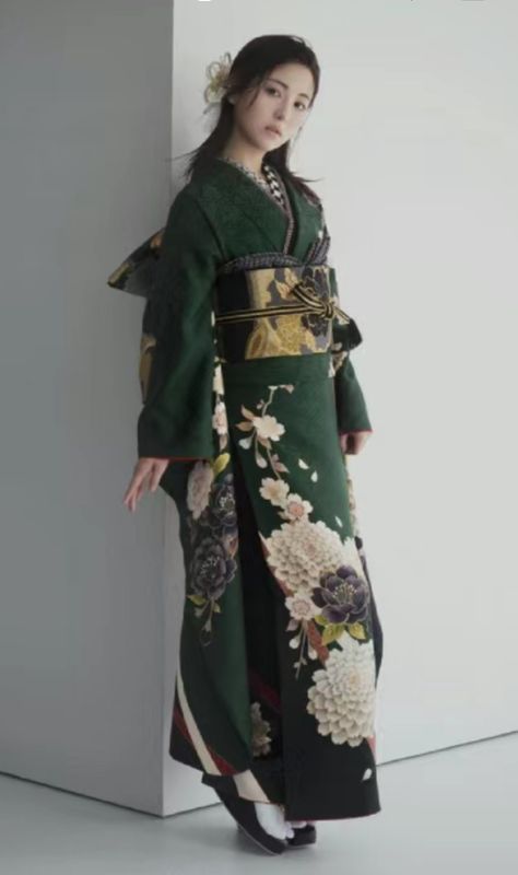 Modern Yukata, Chinese Fancy Dress, Modern Kimono, Period Outfit, Modern Japanese, Beautiful Dresses For Women, Traditional Fashion, Japanese Outfits, Japanese Kimono