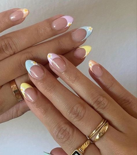 Danish Aesthetic pastel nails Teen Nails, Broken Nails, Summery Nails, French Tip Acrylic Nails, Simple Acrylic Nails, Easter Nails, Short Acrylic Nails Designs, Pastel Nails, Fire Nails