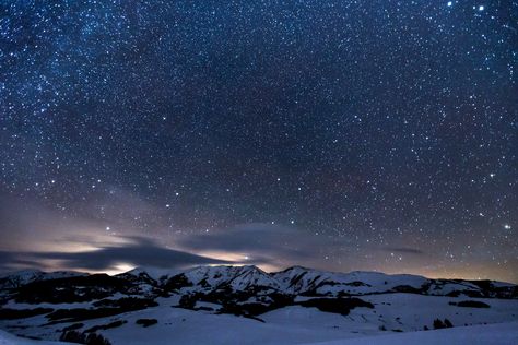 night sky with stars above snow landscape, landscape photo of mountain covered by snow during nighttime #Star #Mountains #snow #mountain night sky #night star - Space #nature #astronomy #winter #sky milky Way #landscape #blue #galaxy #constellation #space #dark #scenics no People #outdoors #nebula cold - Temperature beauty in nature #5K #wallpaper #hdwallpaper #desktop Galaxia Wallpaper, Wallpaper Horizontal, Mountain Wall Mural, Beautiful Tumblr, Night Sky Wallpaper, Mountain Wallpaper, Winter Sky, Sky Full Of Stars, Mountain Photos