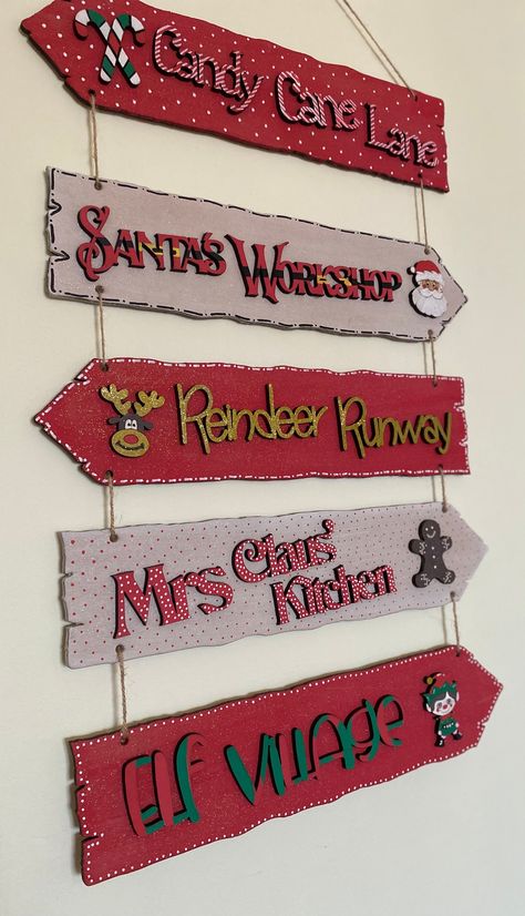 Christmas Signpost, Christmas Arrow Signs, Christmas Directional Signs Arrows, Christmas Street Signs, Arrow Sign Design, Welcome To The North Pole Sign, Christmas Sled Decoration, Reindeer Christmas Gift, Candy Cane Reindeer