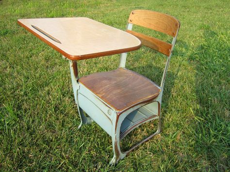 Old School Desk Retro School Desk, School Desk Makeover, Old School Desk, Homeschool Space, Desk Redo, Old School Desks, Vintage School Desk, Grad Session, Wood School