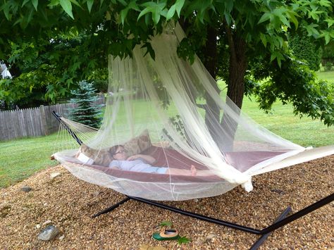 Netted hammock got the idea from idea I pinned Hammock Pergola, Hammock Oasis, Large Hammock, Hammock Ideas, Crochet Hammock, Asian Wedding Decor, Covered Backyard, Patio Hammock, Hammock With Mosquito Net