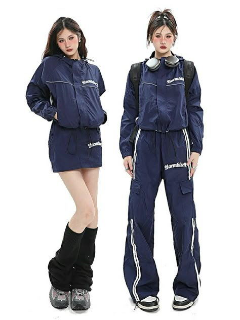 Sporty Outfits For Women Athletic Wear, Athlete Outfit, Sporty Elegant Style, Japanese Streetwear Women, Sporty Y2k, Y2k Sporty, Korean Casual Outfits, Japanese Streetwear, Poses References