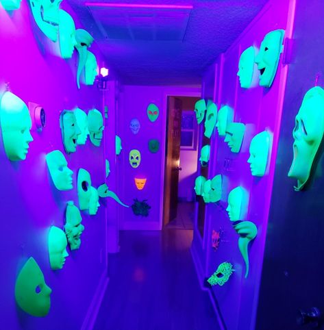 Halloween Party Outside Decor, Black Light Photo Booth, Black Light Halloween Decor, Halloween Black Light Ideas, Uv Halloween Decorations, Black Light Decor, Black Light Halloween Party, Black Light Halloween Party Ideas, Cyberpunk Party Decorations