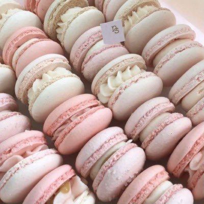 𝒻𝓁𝑒𝓊𝓇 on Twitter: "zou bisou bisou… " Taako Taaco, Nectar And Stone, Kerrie Hess, Pink Macarons, Pink Macaroons, Pink Sweets, Laduree Paris, Hello Weekend, Baby Pink Aesthetic