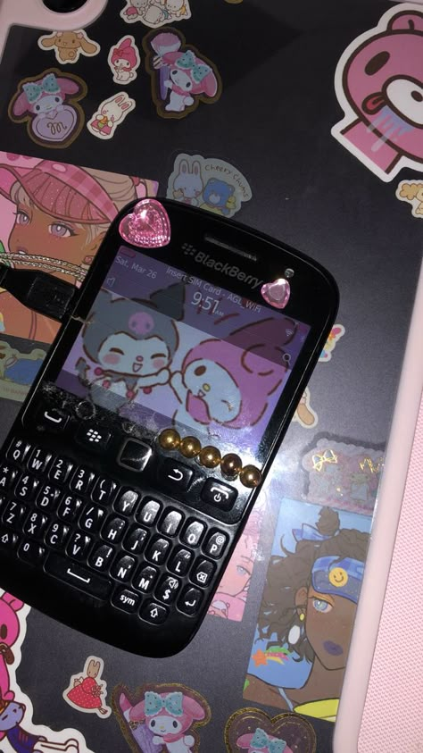 Y2k Phone, Overlays Cute, Retro Phone, Retro Gadgets, Old Phone, Blackberry Phone, Y2k Aesthetic, Tech Gadgets, Blackberry