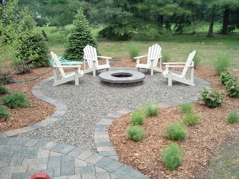 Outdoor Fire Pit Area, Fire Pit Landscaping, Gravel Patio, Pea Gravel, Fire Pit Area, Diy Fire Pit, Fire Pit Patio, Backyard Fire, Fire Pit Backyard