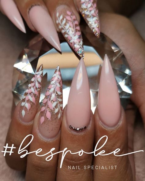 Most Beautiful Nail Designs, Nude Nail Design, Rose Gold Nails Acrylic, Easy Nail Designs For Beginners, Ongles Bling Bling, Cloud Nails, Nail Designs For Beginners, Leaf Nail Art, White Nails With Gold