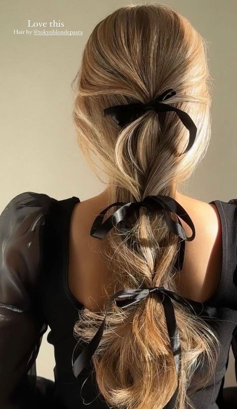 Bow Hairstyle, A Ponytail, Ribbon Hairstyle, Peinados Fáciles Para Cabello Corto, Hair Stylies, Work Hairstyles, Holiday Hairstyles, Long Blonde, Aesthetic Hair