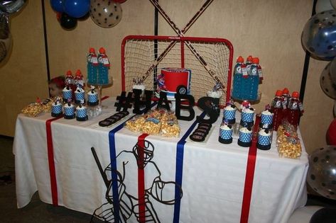 30 AWESOME Hockey Party Ideas Worthy Of A Hat Trick! — Nikki Lo Bruins Birthday Party, Hockey Banquet Decorations, Hockey Themed Graduation Party, Hockey Themed Birthday Party Decorations, Ice Hockey Party Ideas, Kids Hockey Birthday Party, Hockey Graduation Party Ideas, Hockey Birthday Decorations, Hockey Cake Ideas