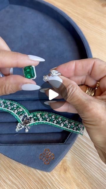 TRACEY ELLISON on Instagram: "YOU ALL KNOW I CAN NEVER RESIST A TWO FOR ONE!!! @ifatoved__official have done a wonderful job this this spectacular Colombian emerald, watch as I easily move it from bracelet to ring…a design that secures the emerald safely in both pieces, but gives maximum flexibility! Please contact @ifatoved__official for more details on this beautiful suite, it’s truly breathtaking 💚💚💎💎👏🏻👏🏻 #thediamondsgirl#ifatovedcollection #thediamondsgirlxnovel #emerald #diamond#transformation #jewelry #emerald #diamond#ring#bracelet#jewels#jewelryblogger" Luxury Adjustable Emerald Jewelry, Hand Set Diamond Fusion Jewelry, Luxury Oval Emerald Jewelry, Emerald Watch, Colombian Emerald Necklace, Jewelry Emerald, Emerald Diamond Ring, Colombian Emeralds, Move It