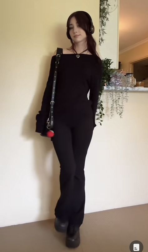 Soft Goth Outfits Winter, Alt Christmas Outfits, Winter Outfits Goth, Sag Rising, Goth Outfits Casual, Soft Goth Outfits, Goth Fits, Long Sleeve Dresses Fall, Casual Goth