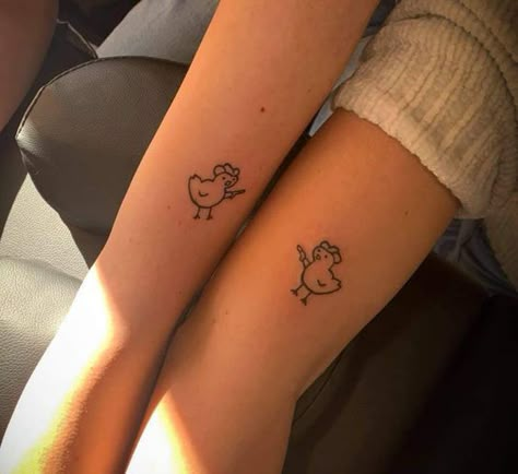 Make it pleasant for your beloved or dear person and suggest him a soulmate matching couple tattoo. Choose one of the 60+ ideas we have listed in our article. Small Simple Matching Tattoos For Best Friends, Bestie Tattoos Aesthetic, Matching Goat Tattoos, Matching Different Tattoos, Random Easy Tattoos, Simple Matching Friend Tattoos, Cute Tattoos For Besties, Small Tattoos For Besties, Friendgroup Tatoos