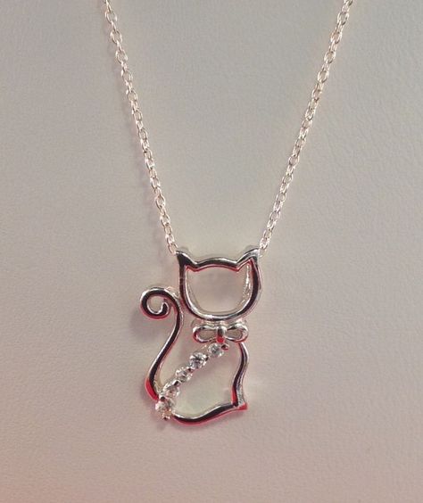 Sterling Silver Kitty Cat Pendant with Clear Stones (1.30 Grams) SOLD! Was Available at Gadgets and Gold in Gainesville, FL. Cat Pendant, Cat Charm Necklace, Hand Beaded Jewelry, Princess Jewelry, Pretty Jewelry Necklaces, Magical Jewelry, Cat Pendants, Jewelry Model, Mom Jewelry