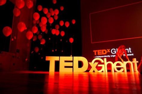 Ted Conference Stage, Tedx Stage Decor, Tedx Event Decoration, Tedx Decoration Ideas, Tedx Design, Canva Learning, Tedx Event, Event Planning Guide, Tv Set Design