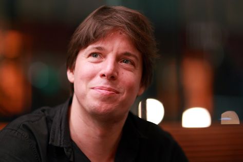 “Joshua Bell Facts, Family, Childhood & Achievements” Joshua Bell, San Francisco Symphony, Violin Player, Classical Musicians, Concert Venue, Rush Hour, St Martin, Music Director, Violinist