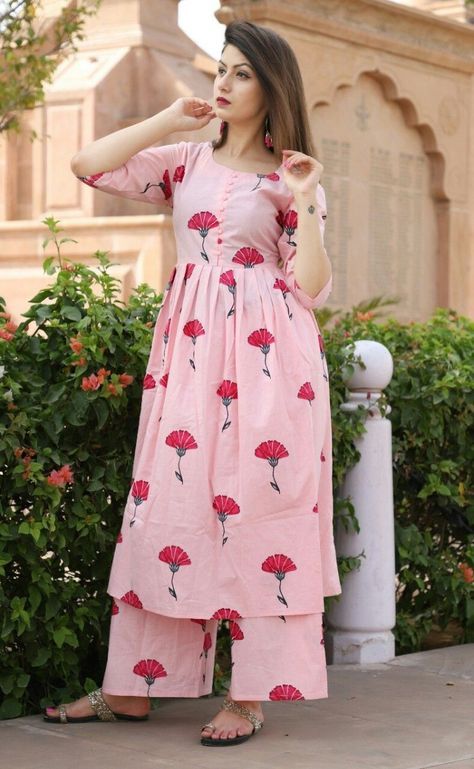 Designer Kurti Patterns, Pakistani Dresses Casual, Pakistani Fashion Party Wear, Dress Neck Designs, Kurti Designs Party Wear, Kurta Designs Women, Designer Party Wear Dresses, Designer Dresses Casual, Stylish Party Dresses