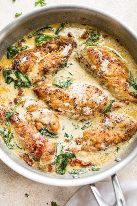 Tuscan Sauce, Chicken Skillet Dinner, Creamy Tuscan Chicken Recipe, Pan Fried Chicken Breast, Creamy Tuscan Chicken, Pan Fried Chicken, Fried Chicken Breast, Tuscan Chicken, Idee Pasto Sano