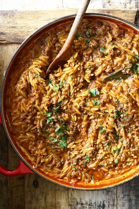 One Pot Tomato Beef Orzo Beef Orzo, Meatball Orzo, Greek Feta Salad, Skillet Meatballs, Chili Chutney, Orzo Risotto, Tomato Chili, Tomato Beef, Roasted Pepper Sauce