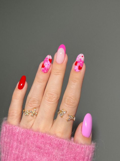 #nails #nailart #pinknails #rednails #flowernails #hearts #flowers #valentinesdaynails #frenchtip #jewelry February Nails Ideas, Vday Nails, Harry Styles Nails, February Nails, Fire Nails, Funky Nails, Floral Nails, Nail Arts, Valentine's Day Nails